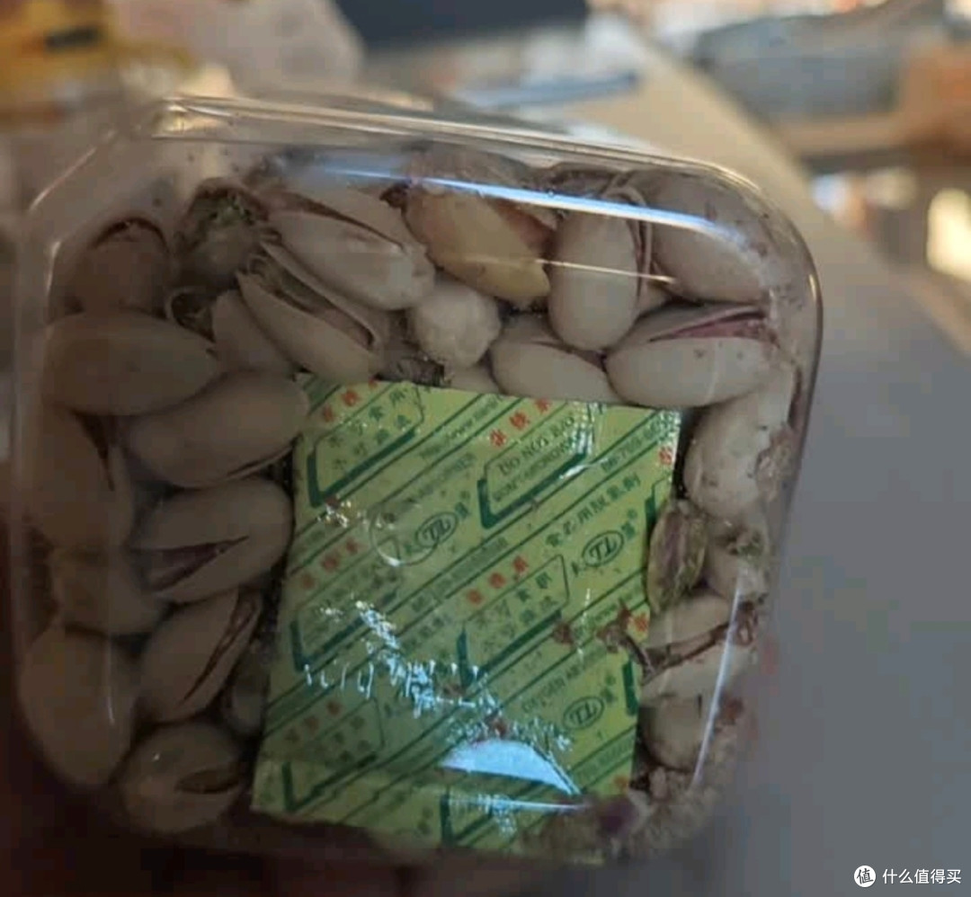 百草味盐焗开心果:全年回购的安心美味