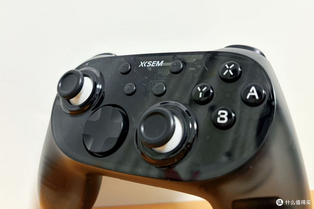 百元全能王！西圣 GC1 黑色手柄，Switch2/PC 多设备三模通用