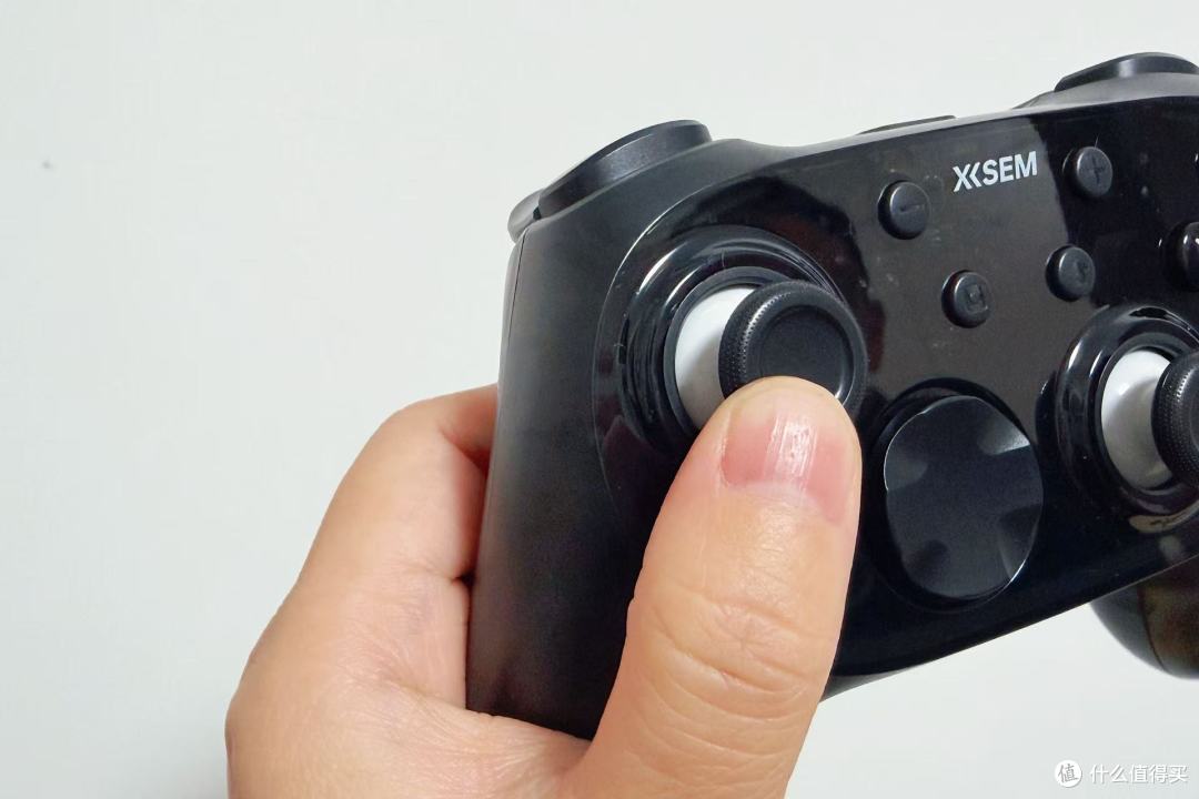 百元全能王！西圣 GC1 黑色手柄，Switch2/PC 多设备三模通用