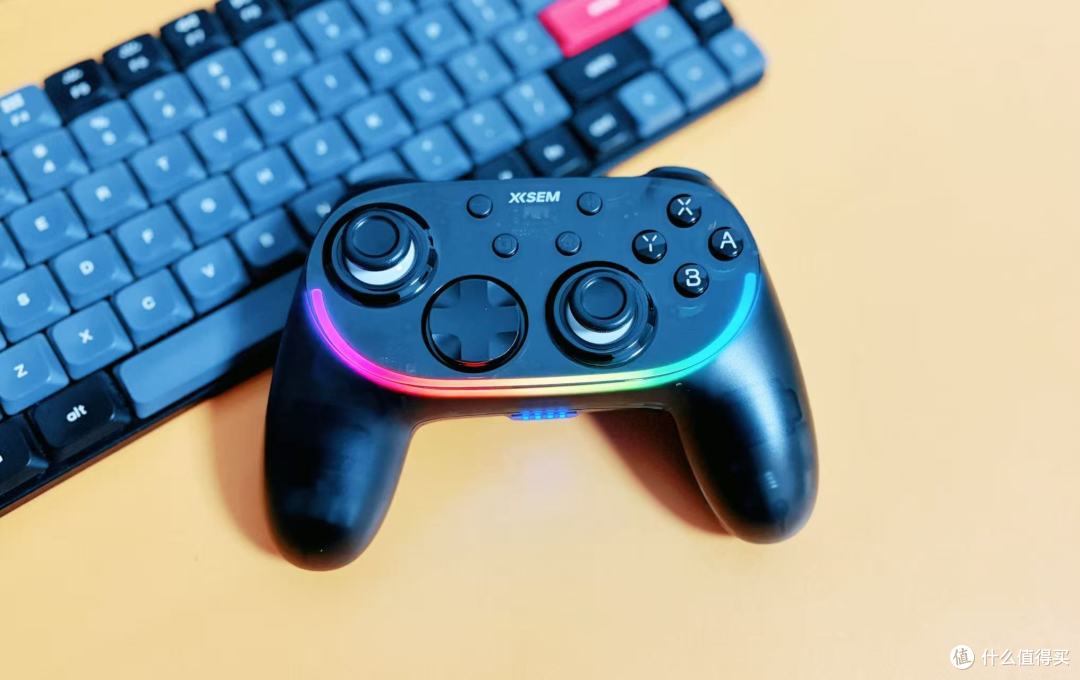 百元全能王！西圣 GC1 黑色手柄，Switch2/PC 多设备三模通用