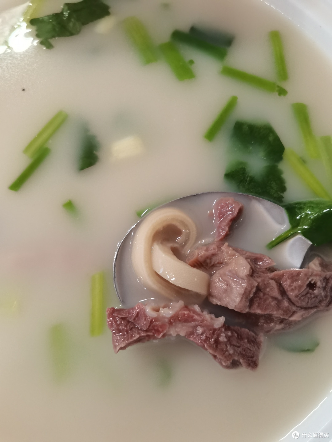 一碗羊杂汤，暖透冬日烟火气