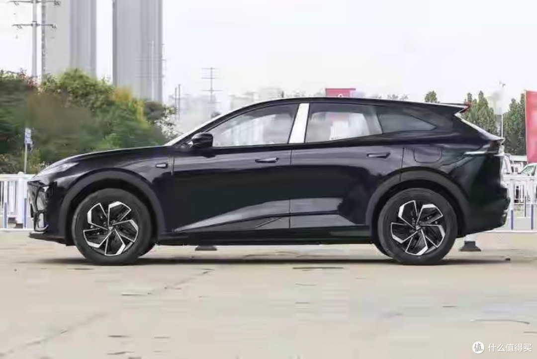 全新深蓝S07上市,起售价13.89万,值不值得入手?