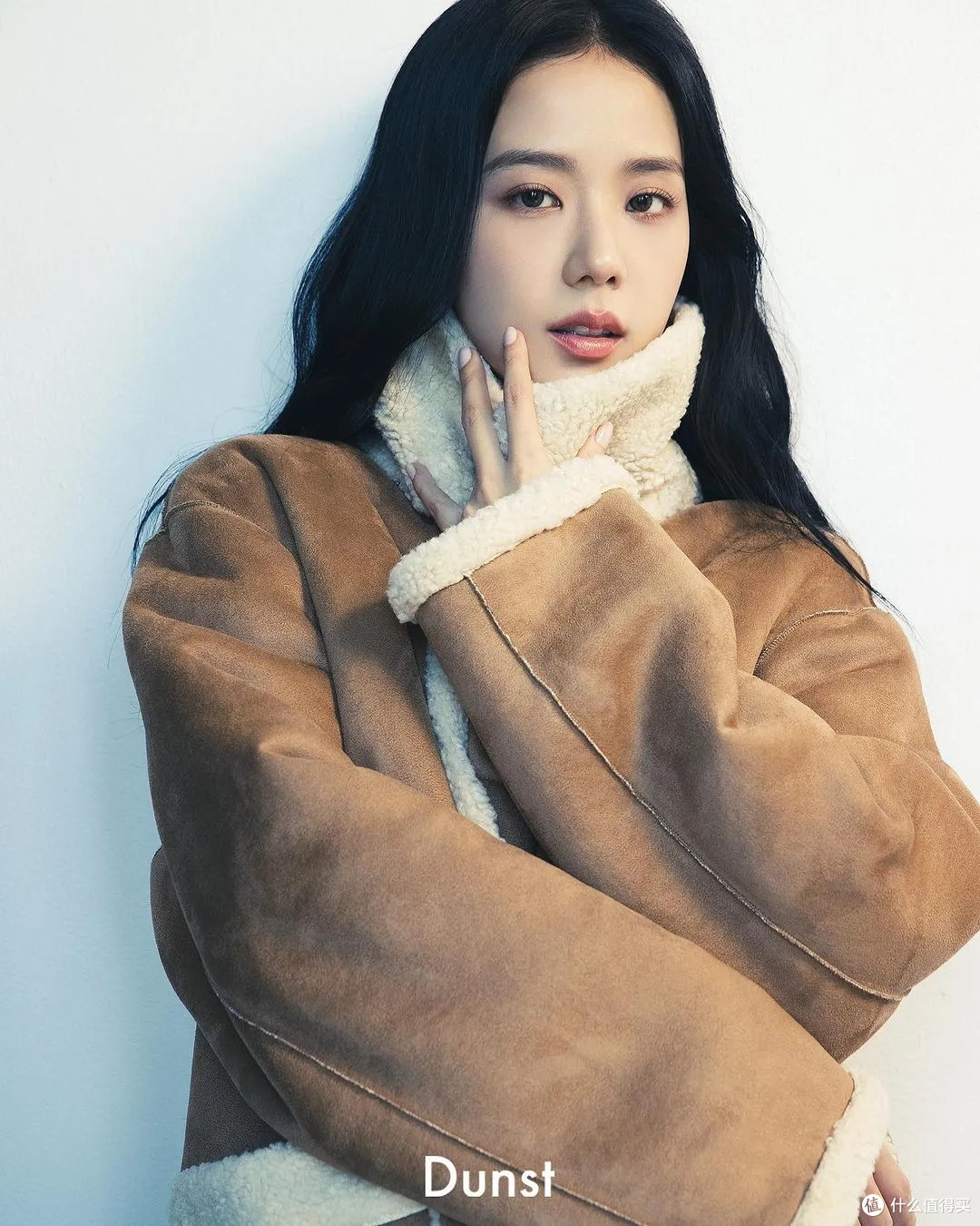 听说,现在麂皮大衣又流行了?比羊绒帅美、比羽绒服有型,太飒了