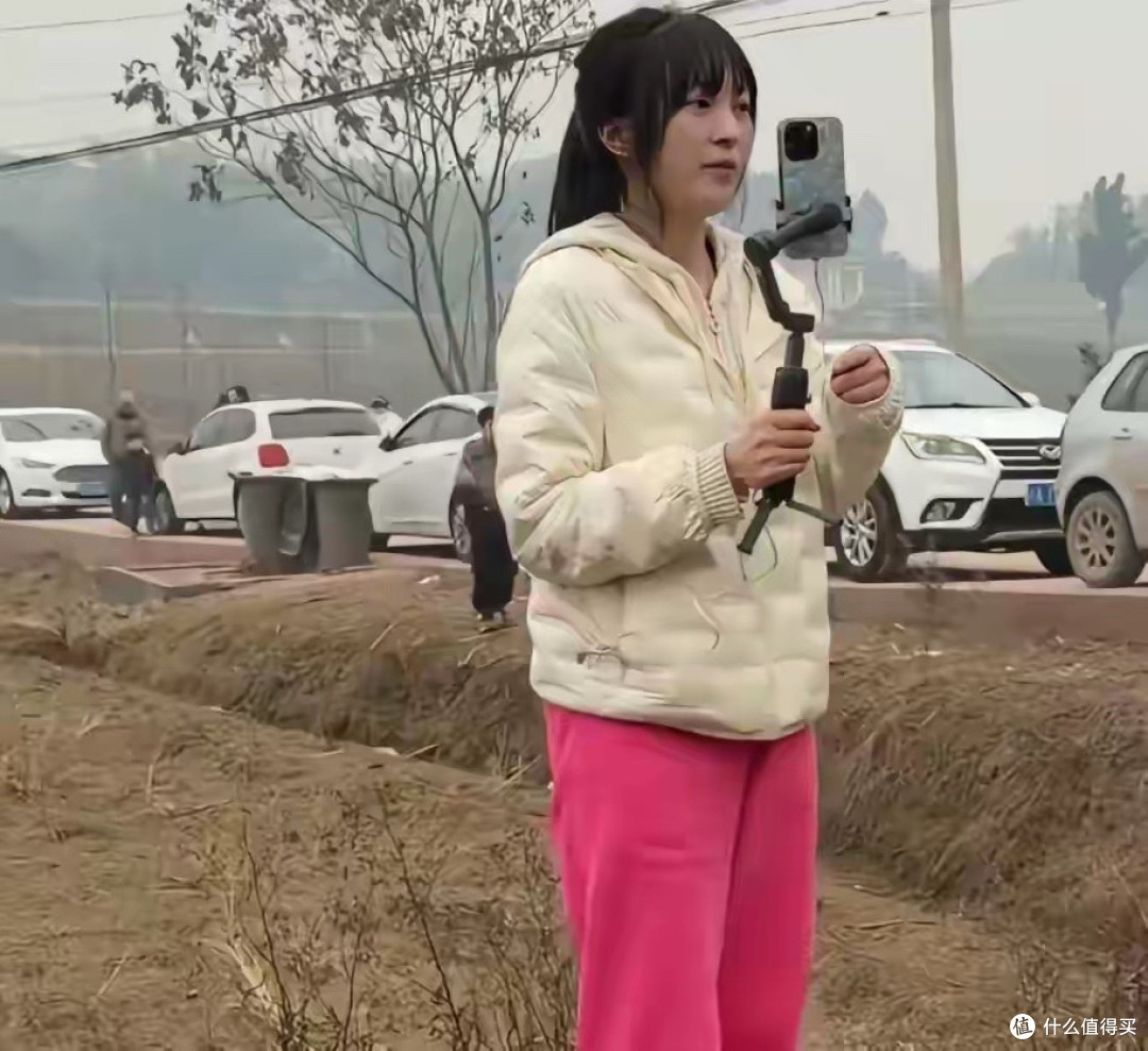 清醒到可怕!23岁呆呆爆火后火速暂退网,防粉丝经济损失