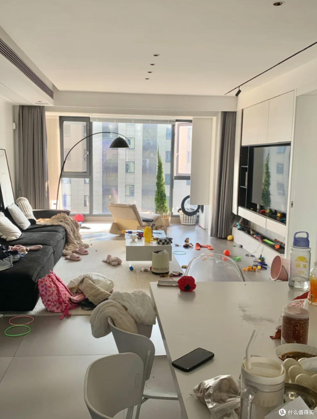 日子过久了,才发现客厅才是“鸡肋空间”,恨不得直接砸掉!