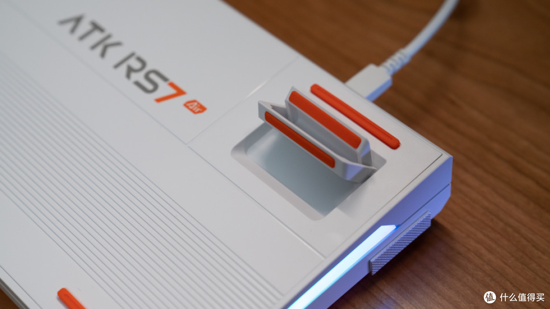 半价享受旗舰体验？低预算闭眼冲的电竞神器ATK RS7 Air磁轴键盘