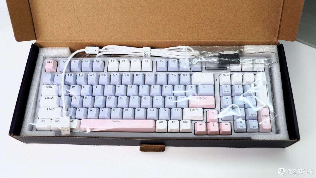 雷柏V700DIY-98 机械键盘评测：凯华定制快银轴+800小时续航感人