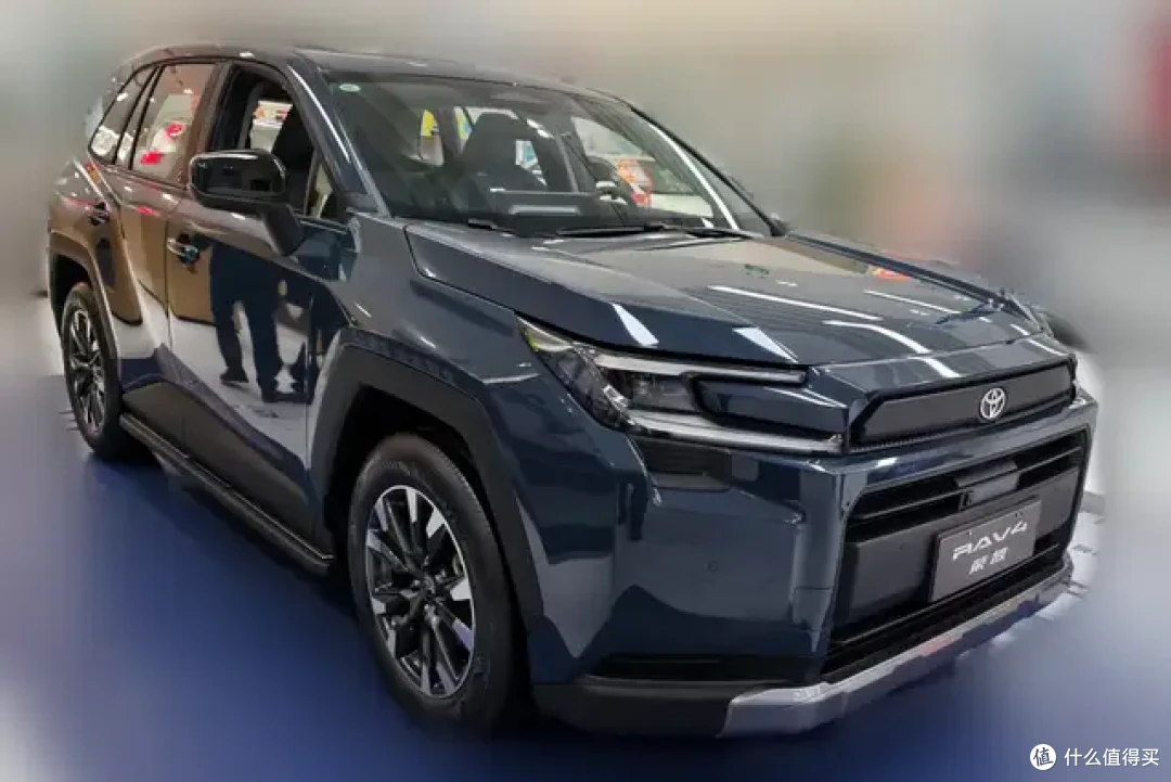 RAV4荣放:从里到外改头换面,2.0双擎是销量主力