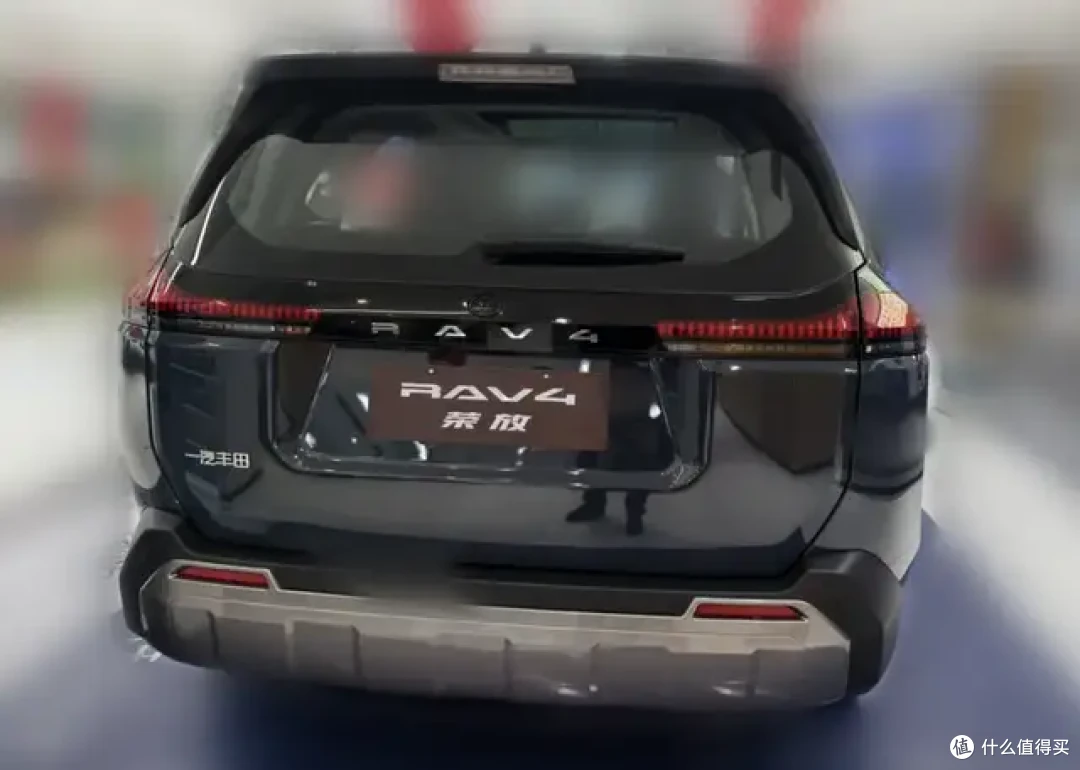 RAV4荣放:从里到外改头换面,2.0双擎是销量主力