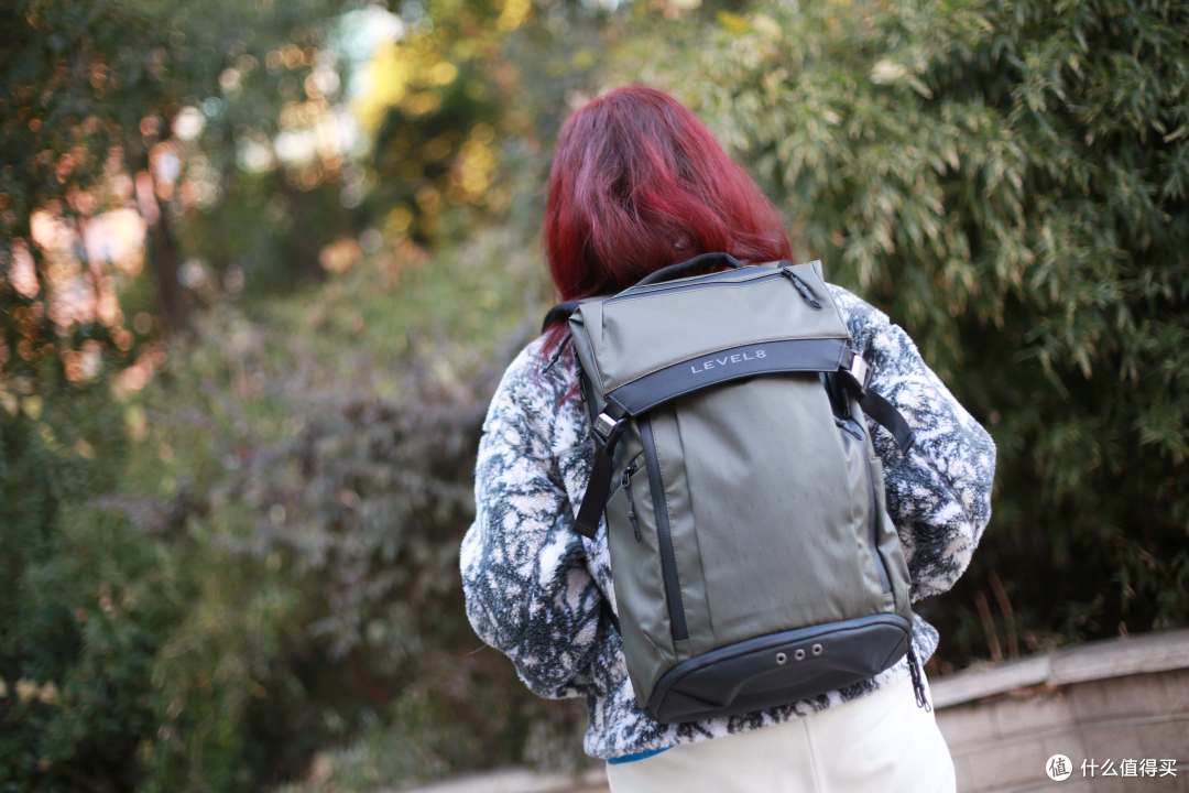 短途差旅好帮手,这个双肩包超能装!