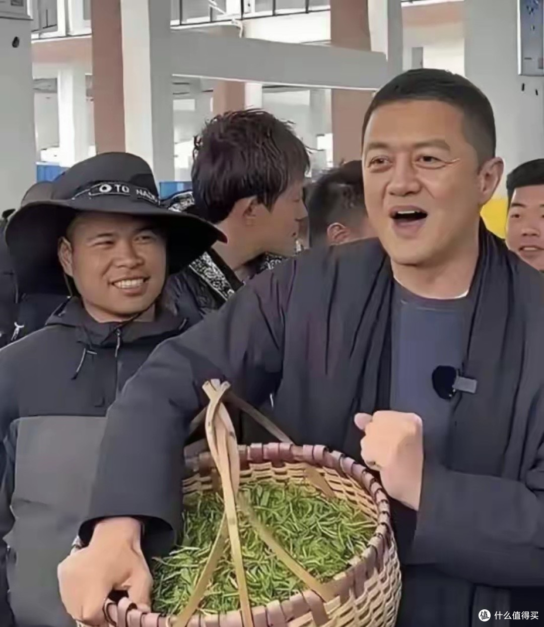 李亚鹏口碑飙升!欠租惹外界同情,大批网友纷纷捐款,房东遭网暴