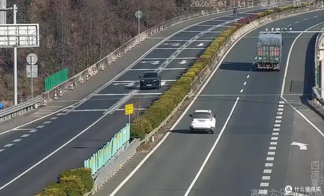 高速惊魂：定速巡航失灵危机与应对之策