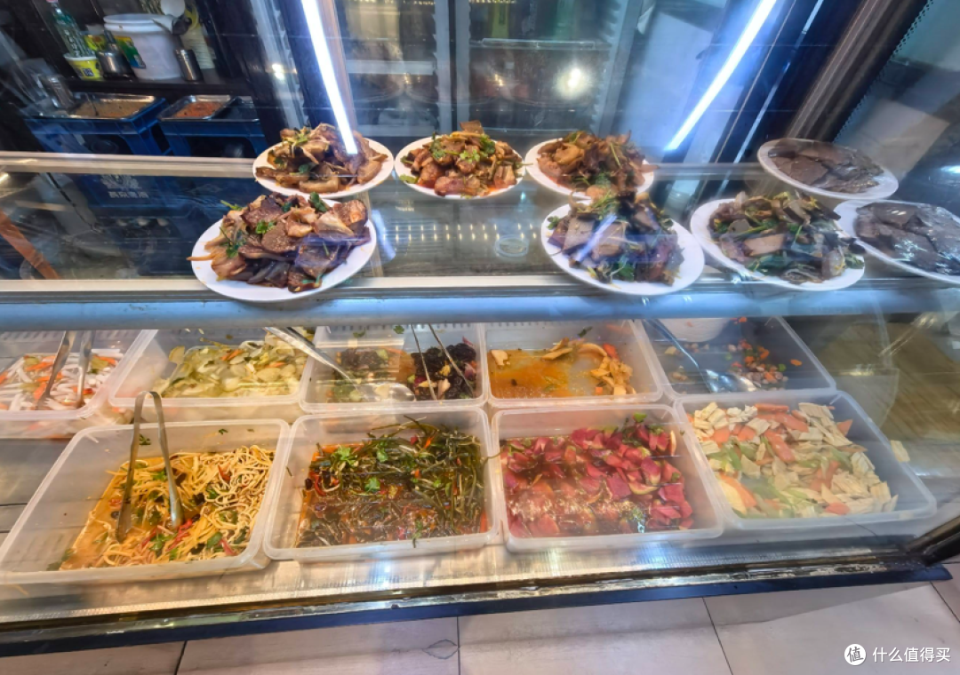 这才是真正的中国版深夜食堂，24 小时拉面馆熨帖每一个午夜的胃