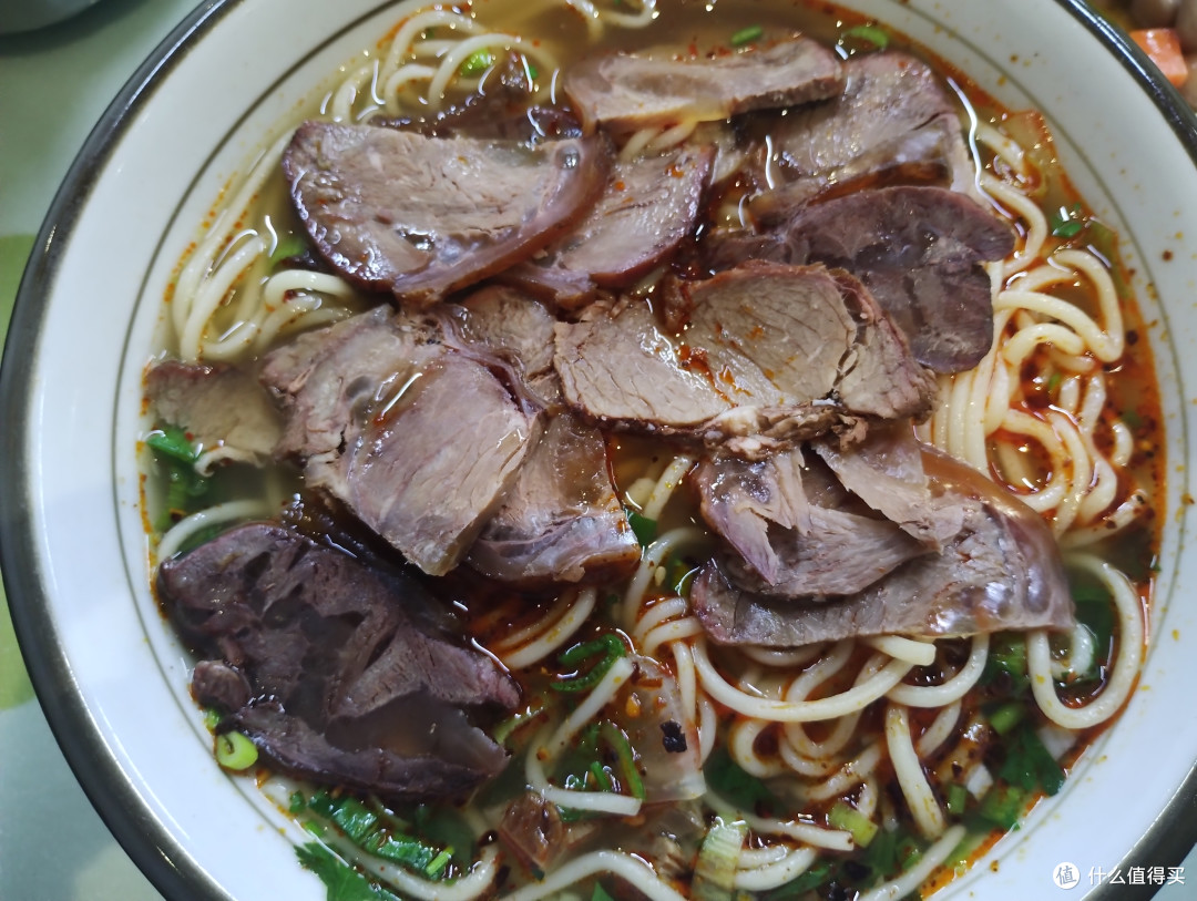 这才是真正的中国版深夜食堂，24 小时拉面馆熨帖每一个午夜的胃