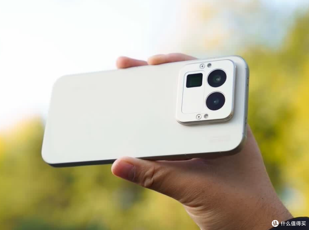 “堆料猛机”:顶级性能+2K直屏+7000mAh,16+512GB售价更加给力