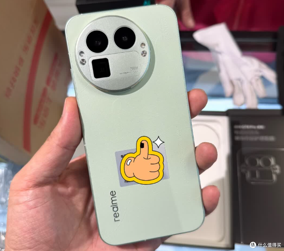 “堆料猛机”:顶级性能+2K直屏+7000mAh,16+512GB售价更加给力