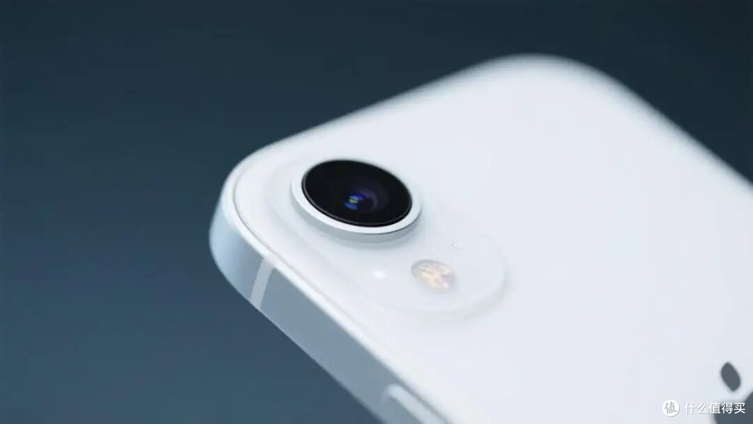 国产手机要慌?iPhone 17e 3999入局,这是要搞大事情啊!