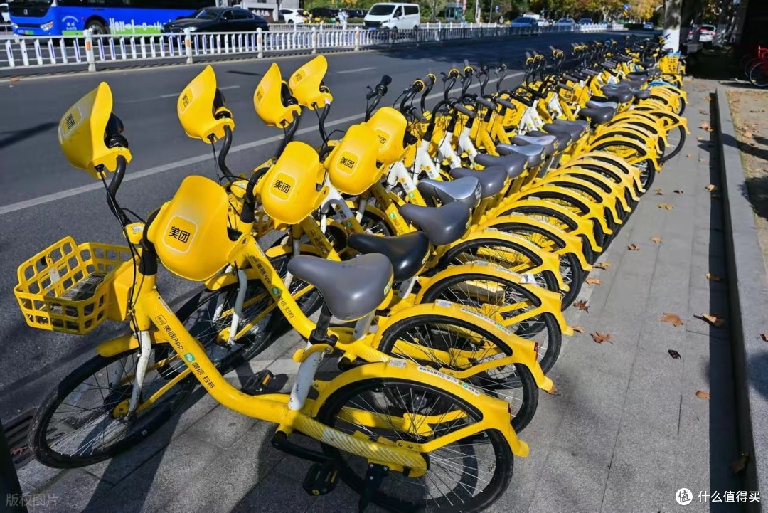比公交贵、比地铁累，共享单车猛涨价，最后的通勤体面也没了？