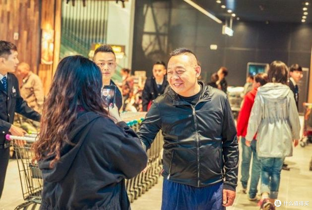 胖东来599元羽绒服充绒量213克,客服回应:195号含绒量是195克