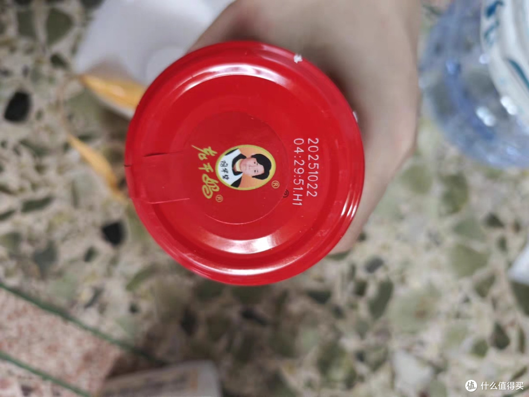 老干妈的味道,是辣椒、豆豉与油脂的精妙融合