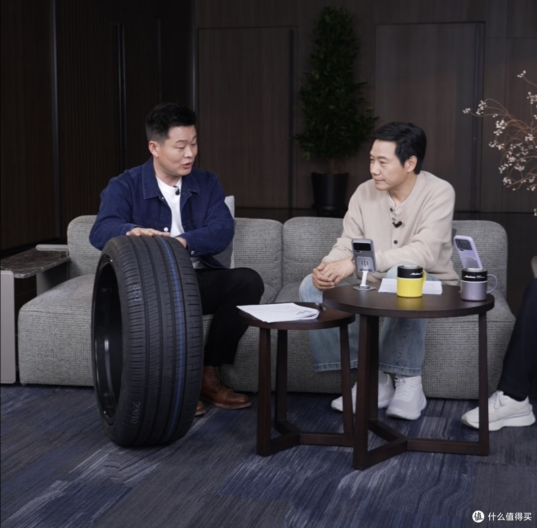 展车先行 直播答疑:小米SU7的营销本质是产品自信