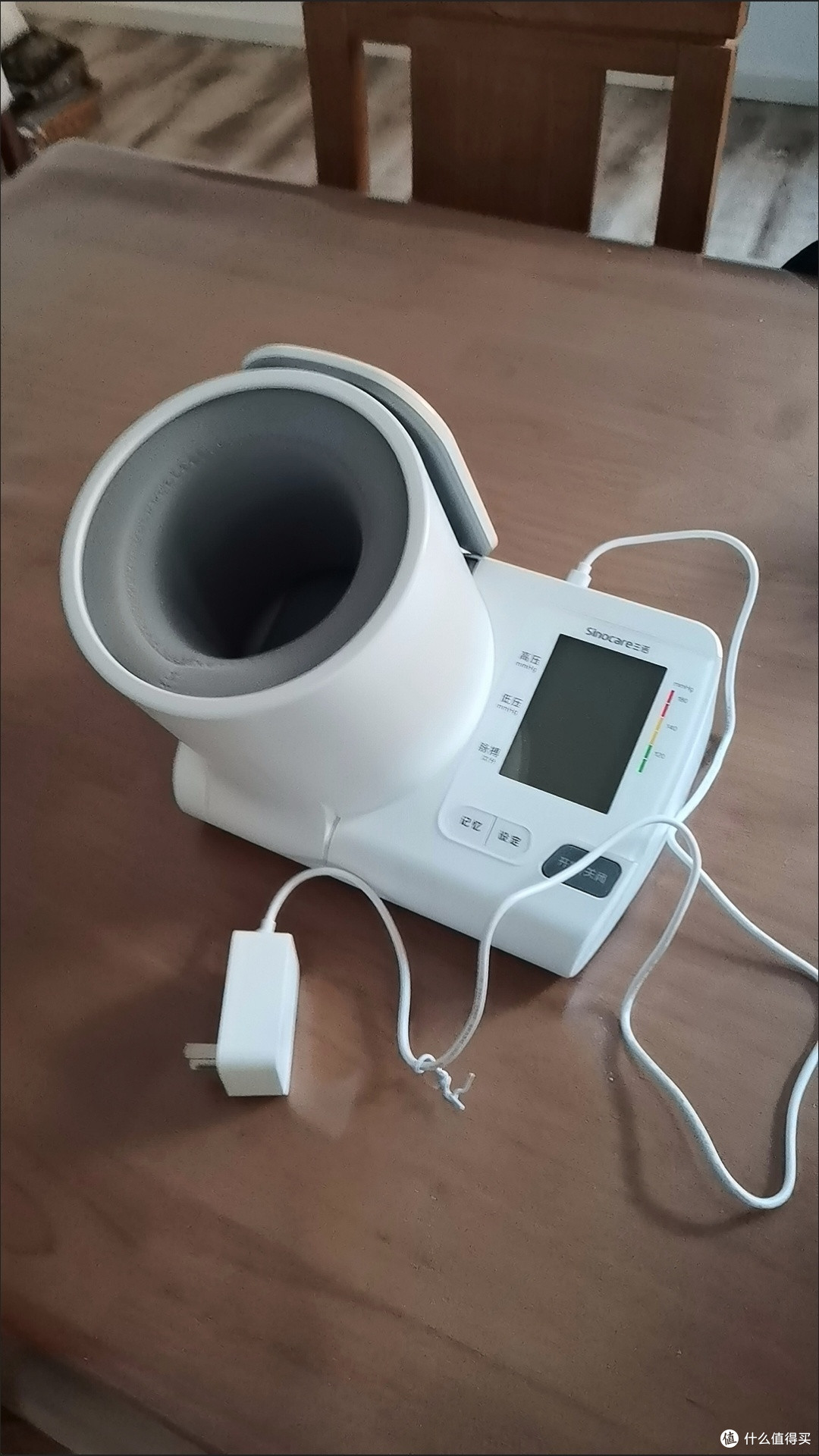 三诺BA-820血压计：电池款精准测压，守护全家健康年