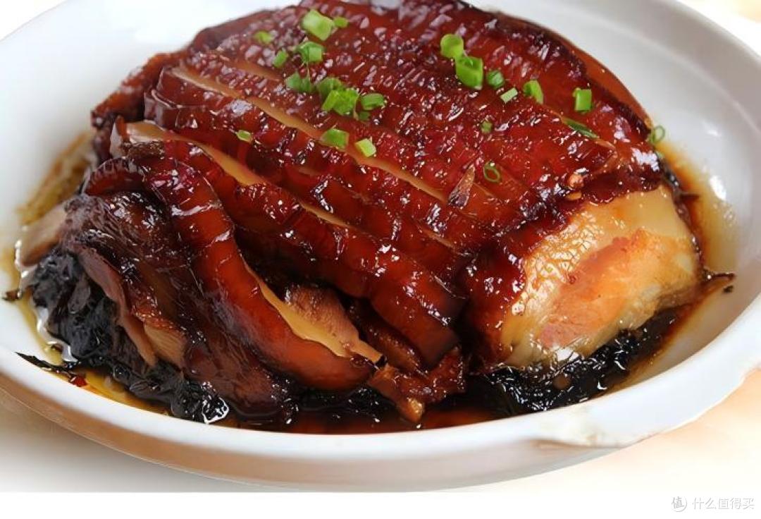 盐菜扣肉:咸香软糯的经典川味,一口穿越回老家的味道