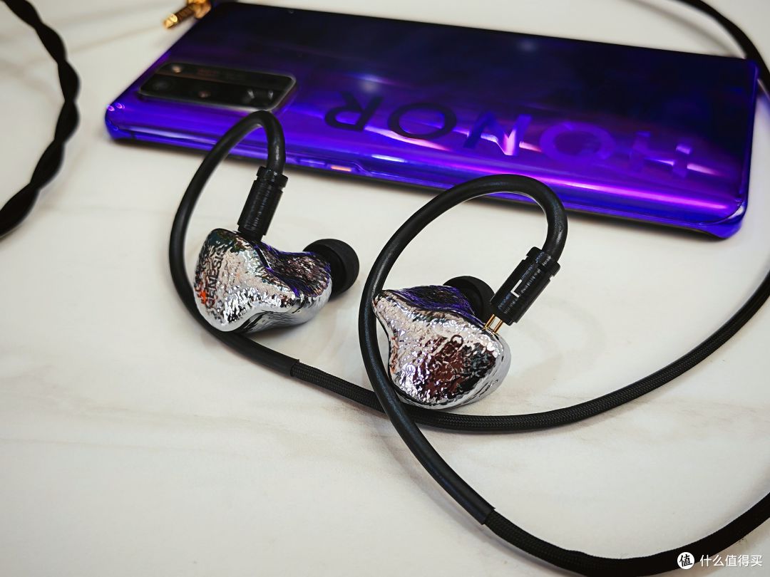 本来不相信有线耳机这么贵,听过丽弦GENESIS G318S后,我落伍了