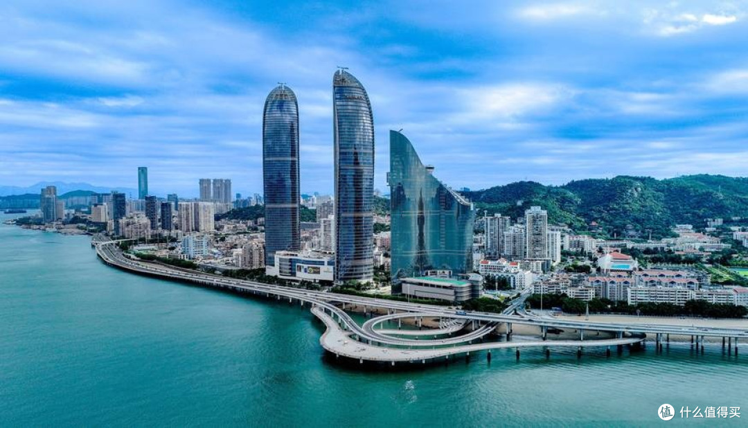 厦门:山海相拥的诗意之城
