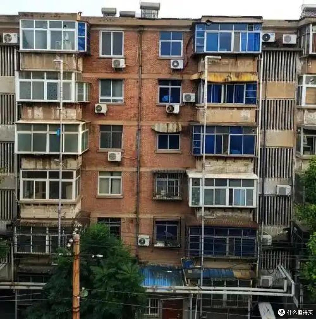 图省钱,买了人人嫌弃的“老破小”,入住一年,有些感受不吐不快