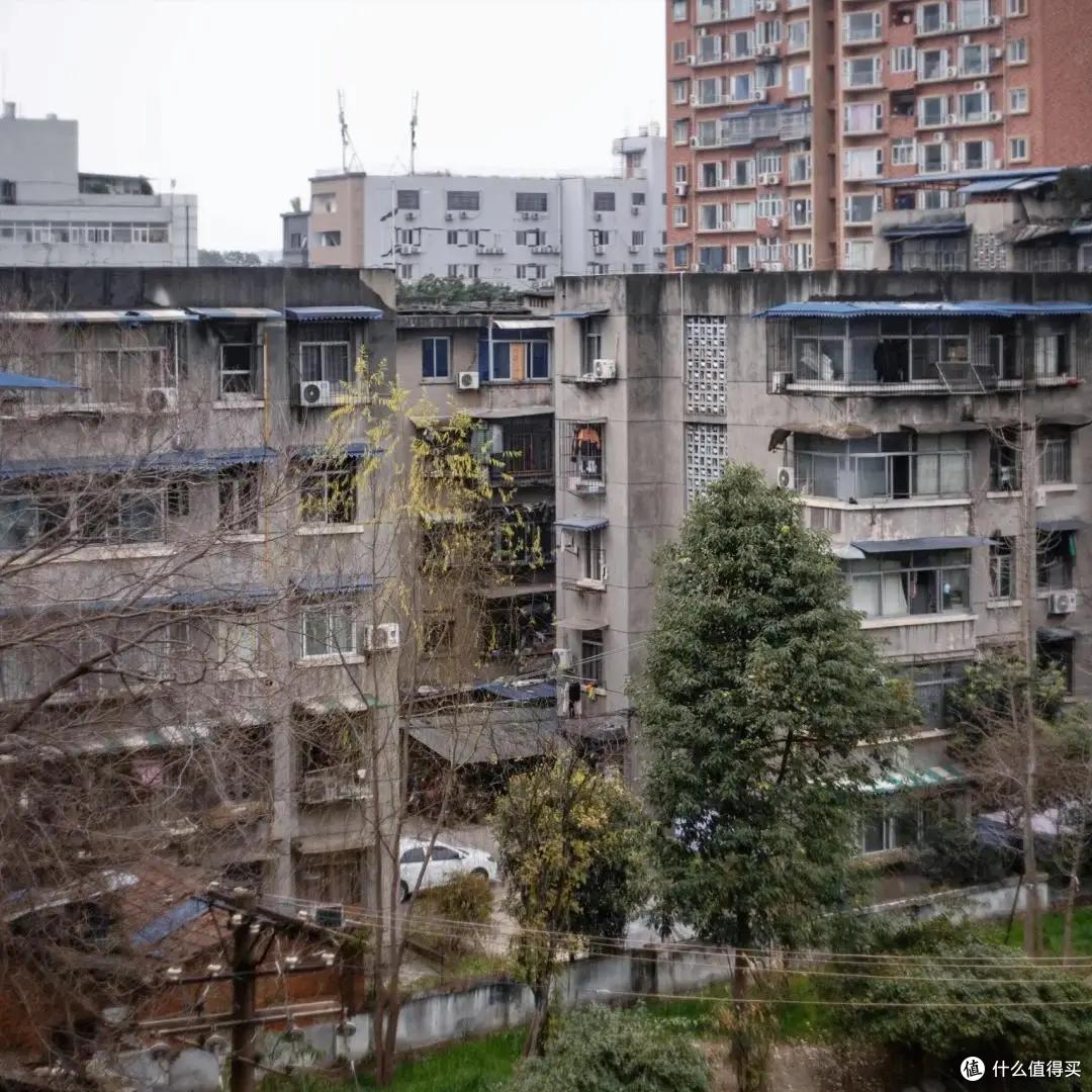 图省钱,买了人人嫌弃的“老破小”,入住一年,有些感受不吐不快