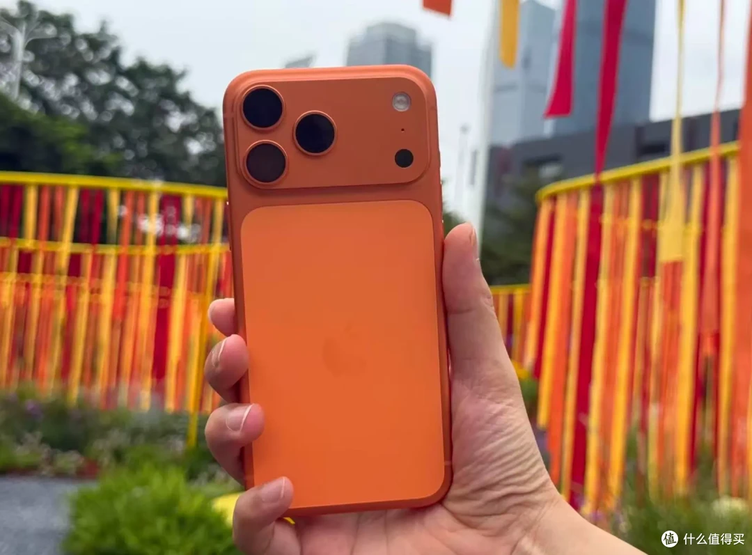 iPhone17 Pro Max降至最新低价，512GB+40倍变焦，果粉没有白等！