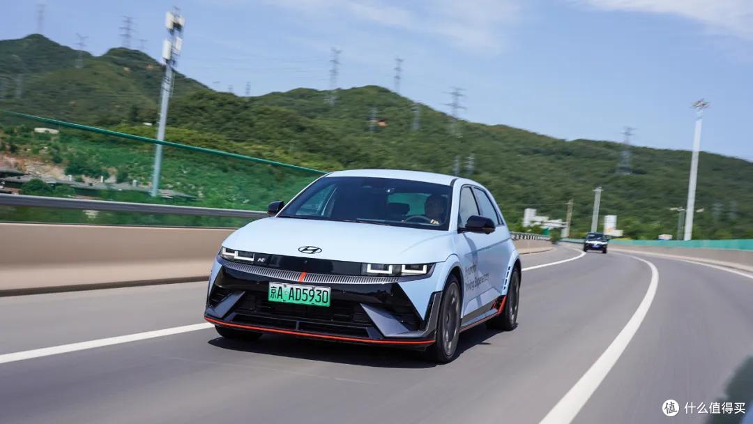 家用纯电SUV:现代IONIQ 5N,适合奶爸的车型,实用与性能兼备!