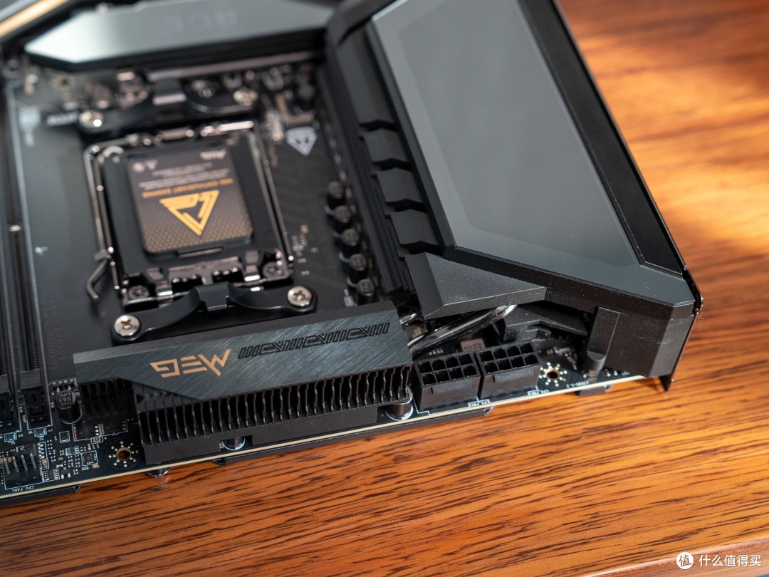 新战神降临，微星MEG X870E ACE MAX主板测评