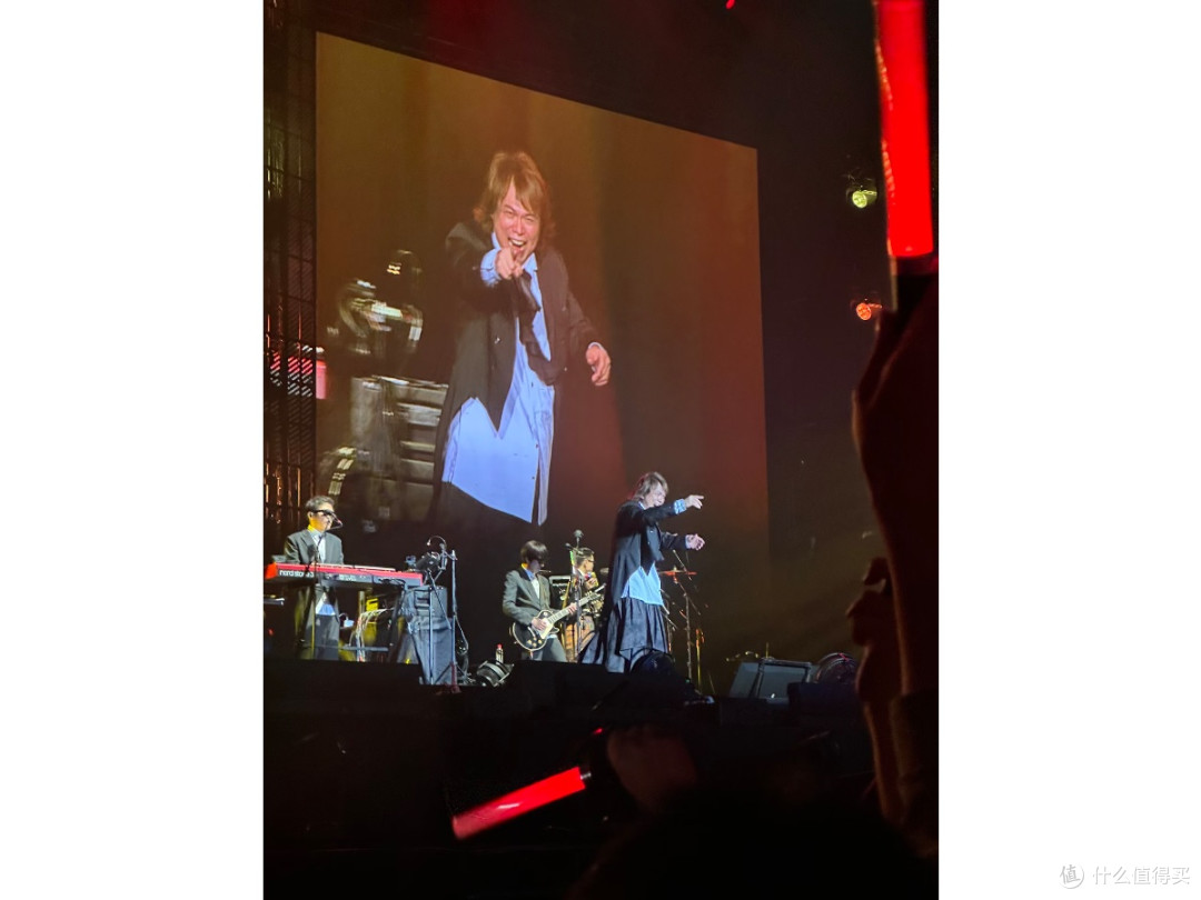 伍佰海口演唱会:一场跨越二十年的“合唱赴约”