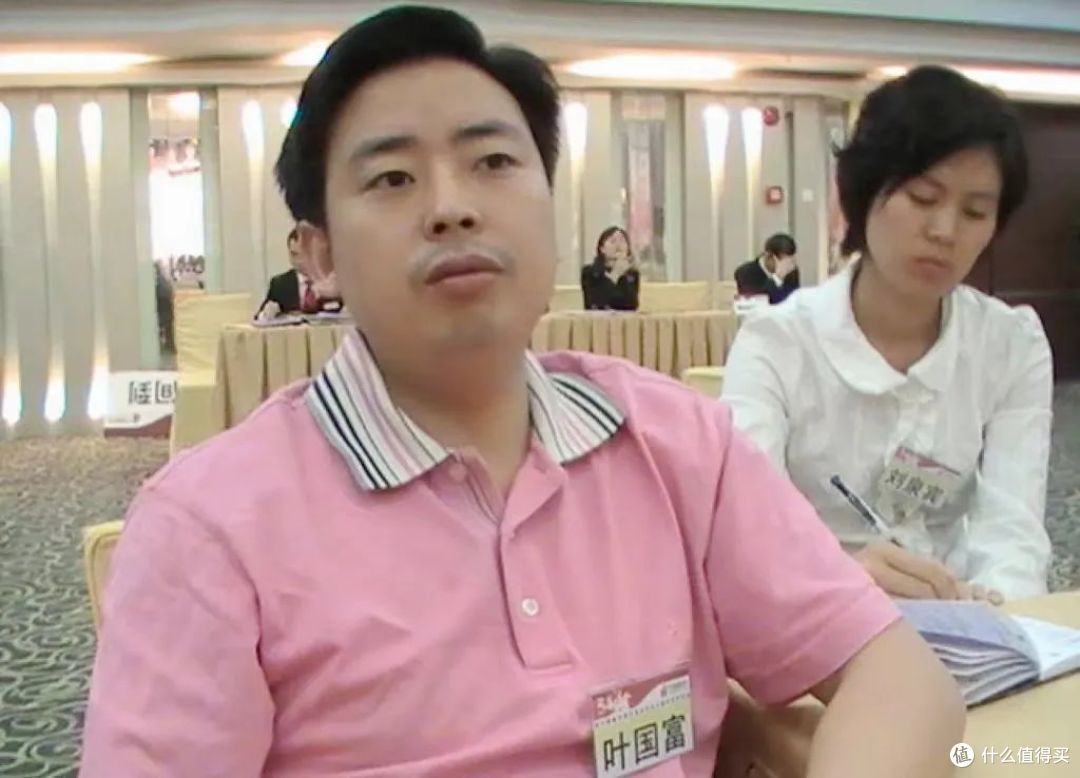 从中专生到百亿富豪,名创优品创始人的穿搭反倒从张扬变低调了?