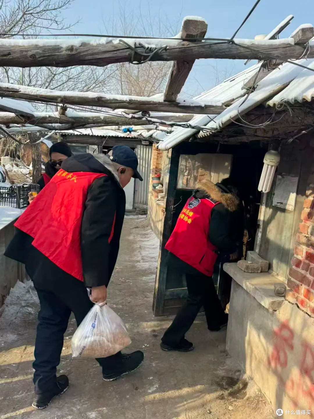 吉林刀锋车队志愿服务总队长春市二道分队车轮送温暖 情暖老人心