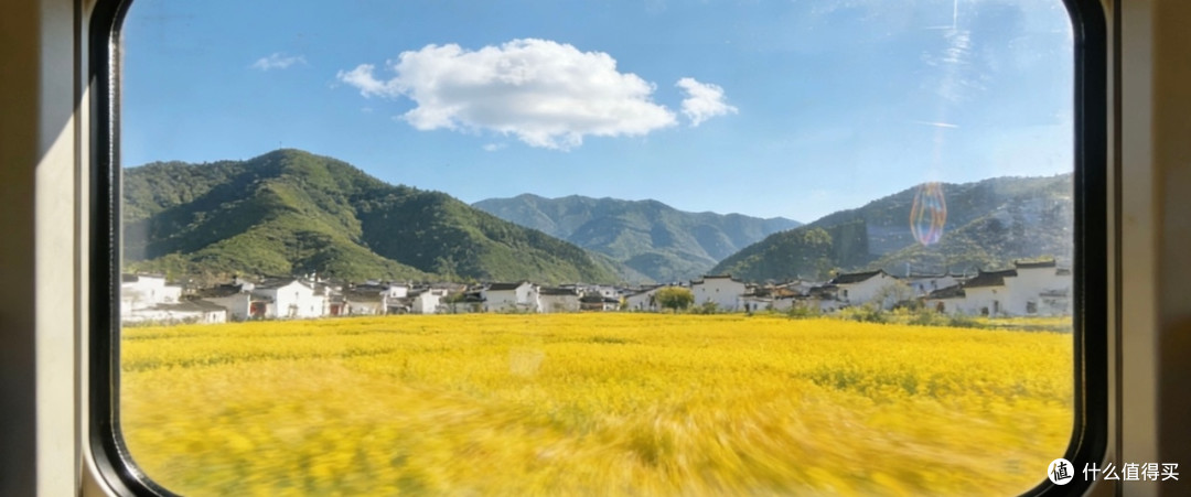 火车靠窗风景四季变换