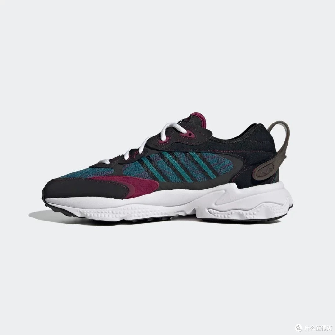 adidas OZWEEGO META：复古与科技融合