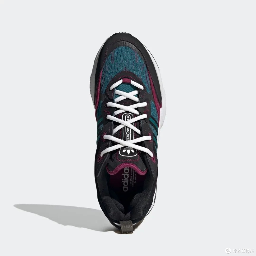 adidas OZWEEGO META：复古与科技融合