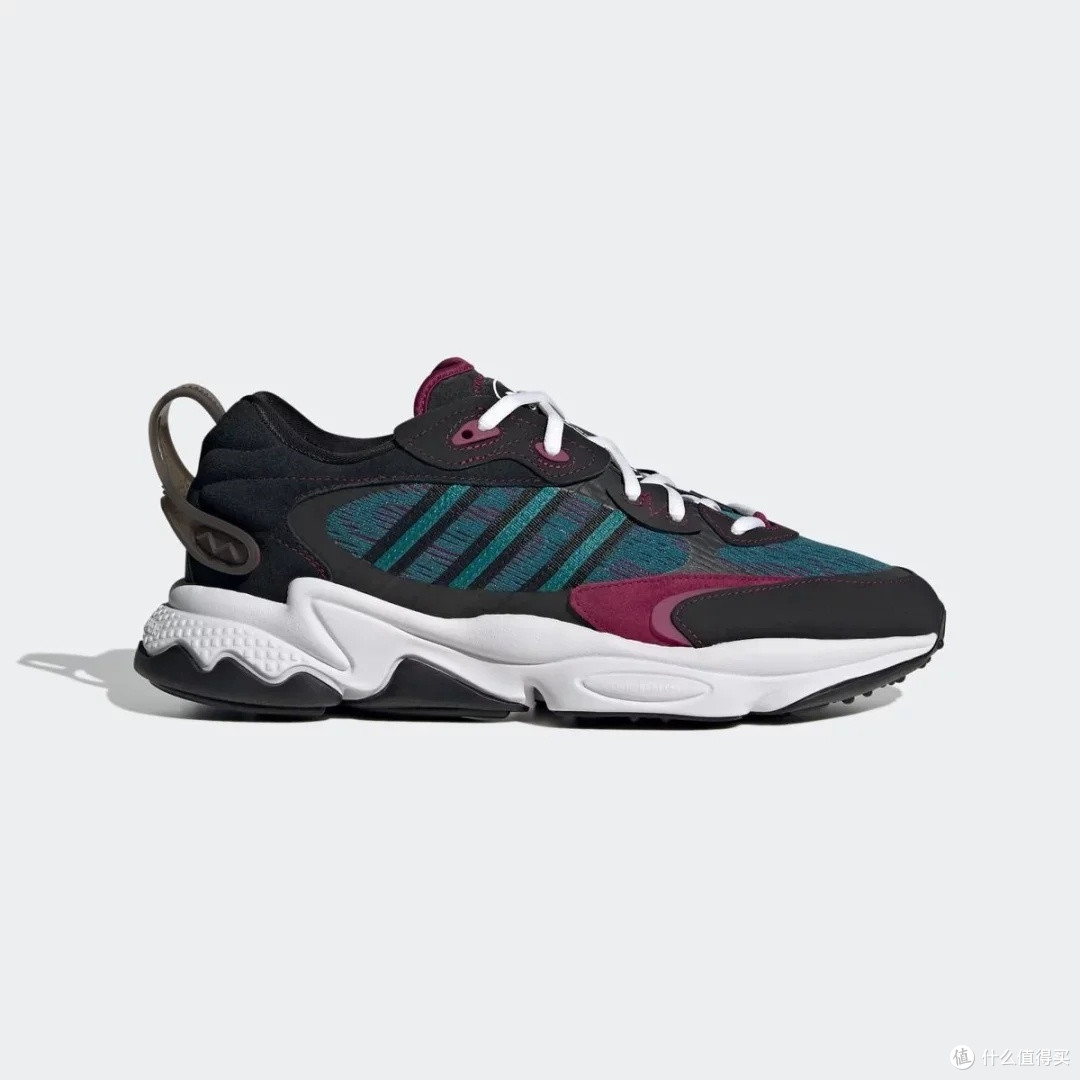 adidas OZWEEGO META：复古与科技融合