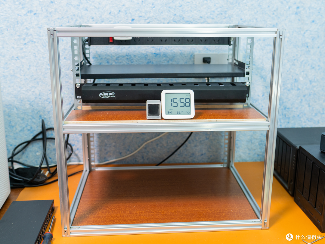 DIY铝型材NAS机柜完工,实用至上!附详细制作过程