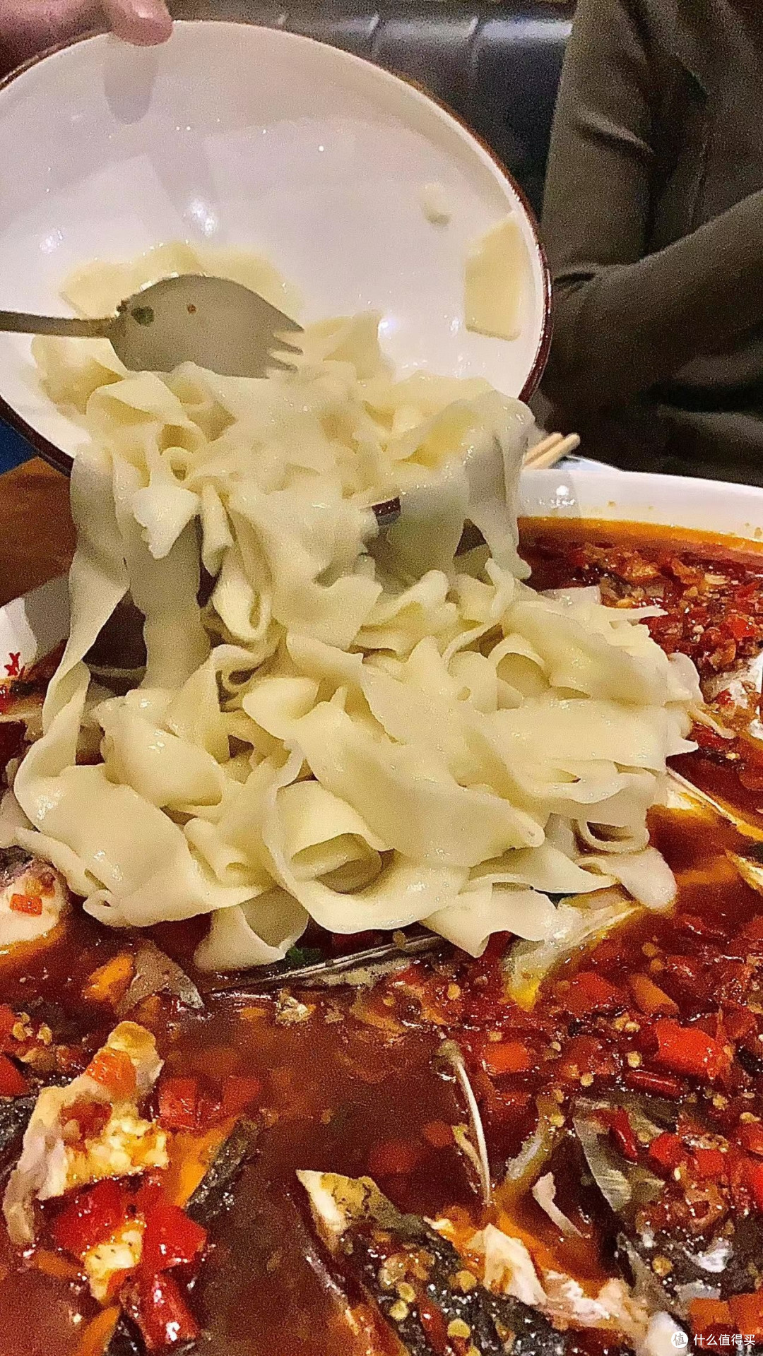 年夜饭上的剁椒鱼头