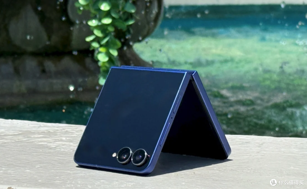 直降500|三星 Z Flip 7全面评测:外屏变大了,但升级到底大不大