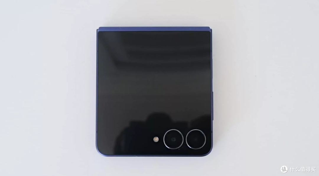 直降500|三星 Z Flip 7全面评测:外屏变大了,但升级到底大不大