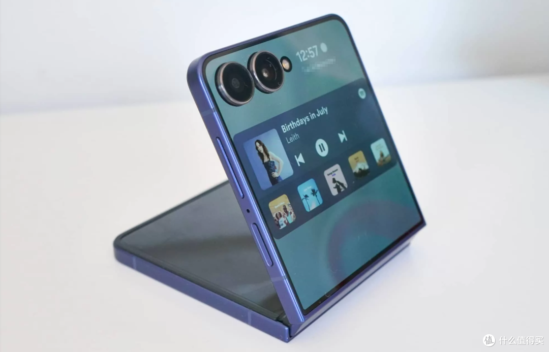 直降500|三星 Z Flip 7全面评测:外屏变大了,但升级到底大不大