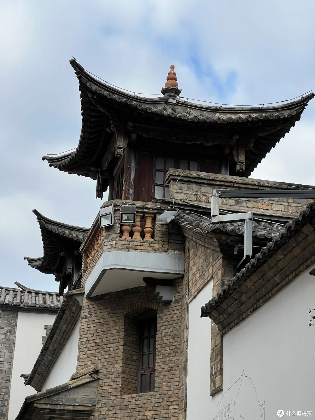 驶向昆明：从萧瑟到暖春，窗外藏着四季温柔