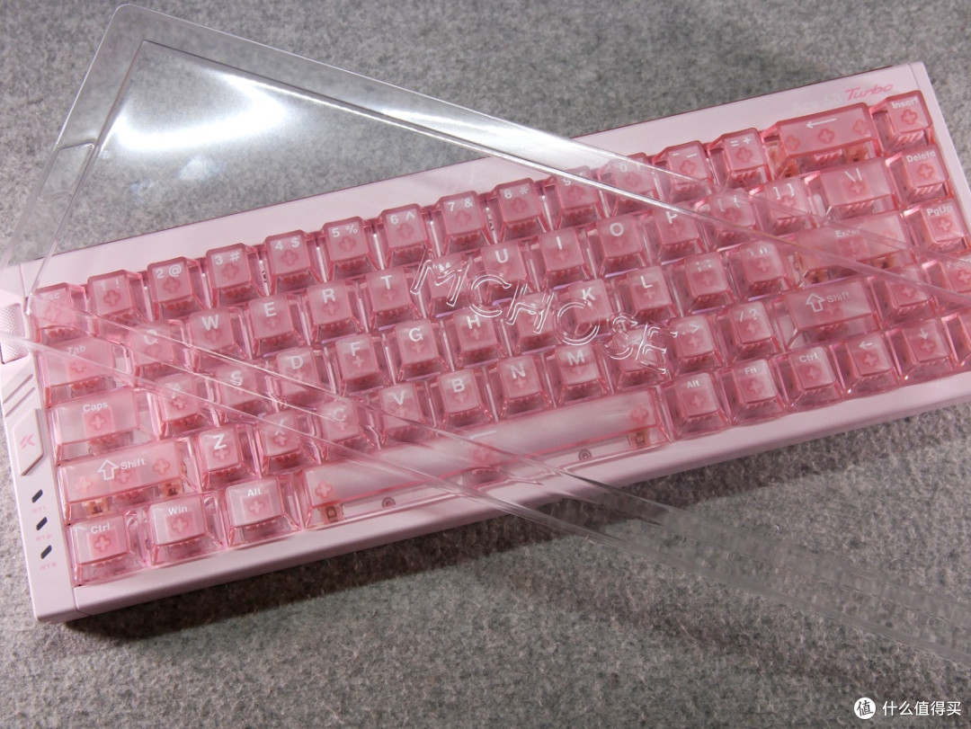 电竞少女心——粉泰山磁轴GT+迈从Ace 68 Turbo雾透粉磁轴键盘