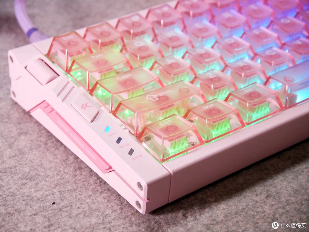 电竞少女心——粉泰山磁轴GT+迈从Ace 68 Turbo雾透粉磁轴键盘