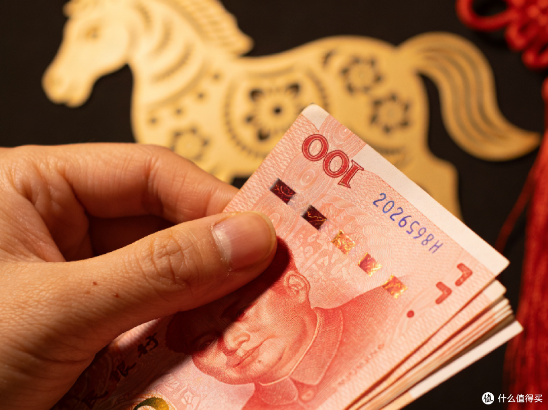 攥着现金逛市集,触摸烟火气里的生活温度
